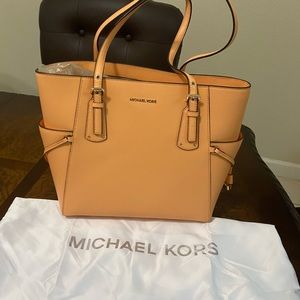 Micheal kors purse